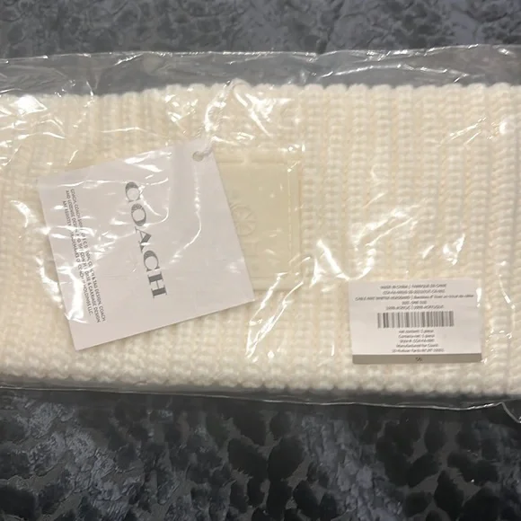 NWT Coach Knit Headband With Rubber Patch, Cream - Picture 3 of 3